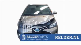 Vrakbiler auto Toyota Yaris Yaris III (P13), Hatchback, 2010 / 2020 1.5 16V Hybrid 2015/2