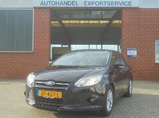 krockskadad bil auto Ford Focus 1.0 EcoBoost Titanium, Airco, Cruise control 2014/4