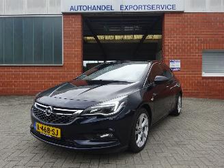 skadebil vrachtwagen Opel Astra K Dynamic 1.4i Turbo 110kw Automaat GEARBOX PROBLEM! 2017/10