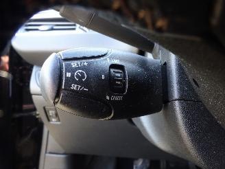 Peugeot 208 1.2i Intuitive, Leer, Navi-MMS, Cruise & Climate picture 15