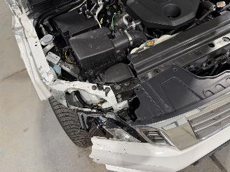 Nissan Navara 2.3dCi 120kW N-Connecta King Cab picture 27