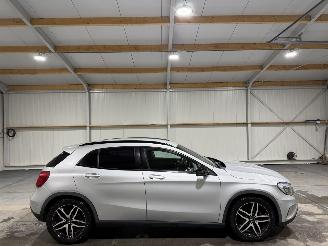 krockskadad bil auto Mercedes GLA 180CDI 80kW Automaat Lease Edition 2015/6