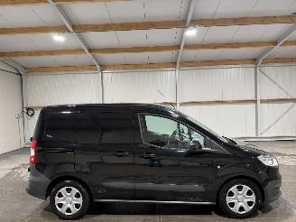 skadebil bedrijf Ford Transit Courier Van 1.5TDCI 55kW Camera 2017/10