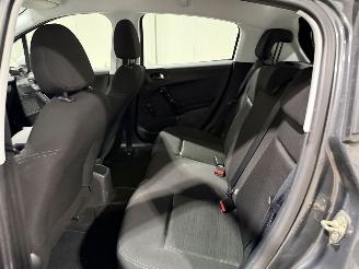 Peugeot 208 1.0VTI 50kW Access picture 17