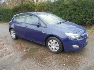 skadebil auto Opel Astra ASTRA 1.7 CDTI BNS.ED 2012/2