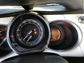 Citroën DS3 DS3 1.6 e-HDi So Chic picture 13