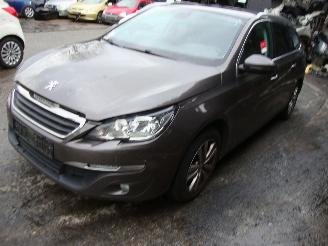 krockskadad bil auto Peugeot 308  2015/1