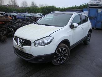krockskadad bil auto Nissan Qashqai diesel 2013/1