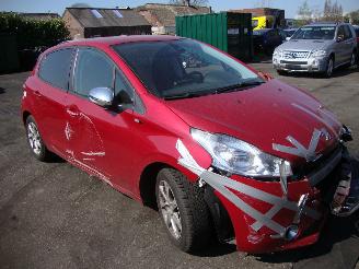 Peugeot 208  picture 3