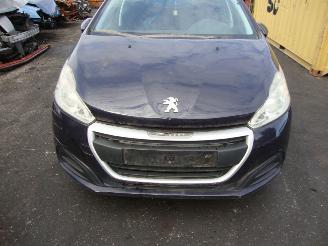 Peugeot 208  picture 2