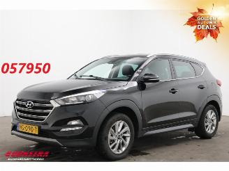 krockskadad bil auto Hyundai Tucson 1.6 GDi Comfort Navi Clima Cruise Camera SHZ PDC AHK 2015/10