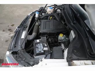 Volkswagen Polo 1.0 BlueMotion Edition 5-DRS Navi Airco Cruise 103.906 km! picture 10