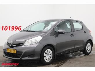 damaged passenger cars Toyota Yaris 1.0 VVT-i Now Airco 150.747 km! 2014/2