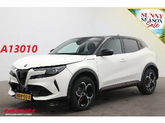 krockskadad bil auto Alfa Romeo Junior 1.2 Turbo Hybrid Ibrida Speciale Navi Clima Cruise Camera SHZ PDC 2025/1