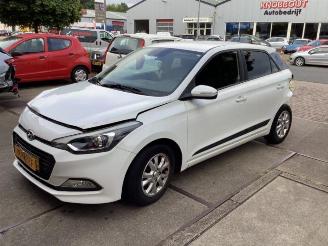 Vrakbiler auto Hyundai I-20 i20 (GBB), Hatchback, 2014 / 2020 1.0 T-GDI 100 12V 2016/9