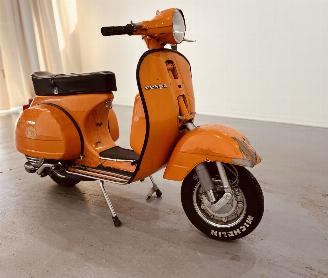 skadebil auto Vespa Crossland Classic Motorscooter P125X 1970 1970/9