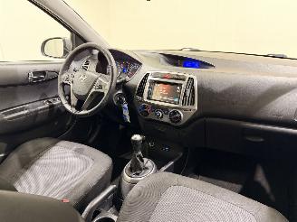Hyundai I-20 HB 1.2 i-Deal Navi/Airco picture 11