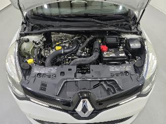 Renault Clio Estate 0.9 TCe Night&Day 66kw Bjr.2014 picture 16