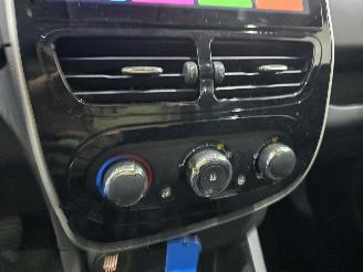 Renault Clio Estate 0.9 TCe Night&Day 66kw Bjr.2014 picture 18