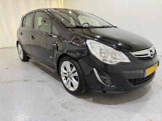 krockskadad bil auto Opel Corsa HB 1.4 Cosmo Navi/Airco 2011/4