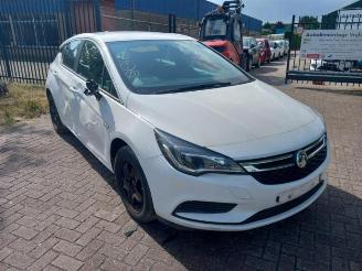 Vrakbiler auto Opel Astra Astra K, Hatchback 5-drs, 2015 / 2022 1.0 SIDI Turbo 12V 2016/6