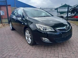 Vrakbiler auto Opel Astra Astra J Sports Tourer (PD8/PE8/PF8), Combi, 2010 / 2015 1.6 16V 2011/6