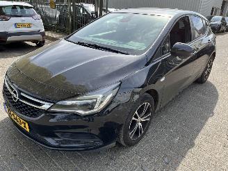 krockskadad bil camper Opel Astra 1.0 Turbo S/S Online Edition  5 Drs  ( 78641 Km ) 2019/1