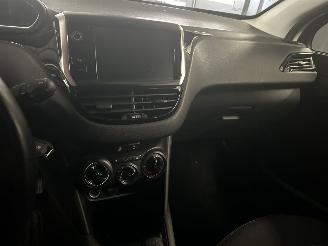 Peugeot 208 1.2 VTI  Active picture 10