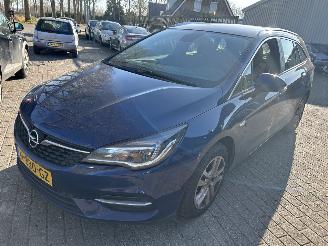 krockskadad bil auto Opel Astra Sports Tourer 1.5 CDTI  Launch Edition   ( met motorschade ) 2020/1