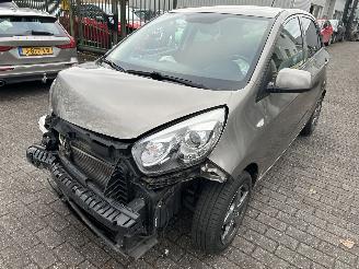 krockskadad bil auto Kia Picanto 1.0 CVVT First Edition 2015/7