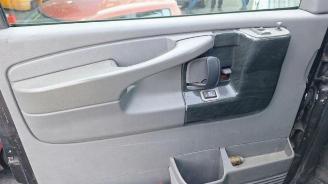 Chevrolet Express  picture 12