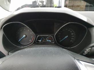 Ford Focus 1.0 EcoBoost Titanium picture 25