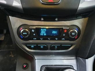 Ford Focus 1.0 EcoBoost Titanium picture 11