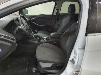 Ford Focus 1.0 EcoBoost Titanium picture 32