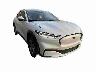 Vrakbiler auto Ford Mustang Mach-e Premium AWD 2022/10