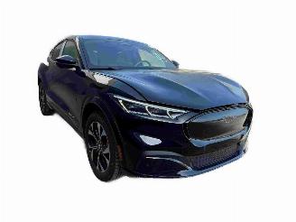 Vrakbiler auto Ford Mustang Mach-e Premium AWD 2022/10