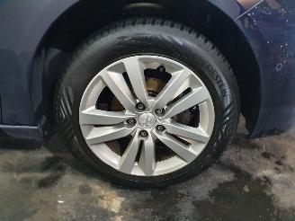 Peugeot 308 1.2 Puretech Blue picture 16