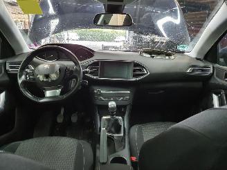 Peugeot 308 1.2 Puretech Blue picture 32