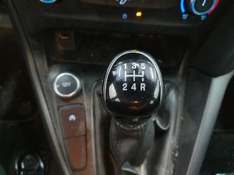 Ford Focus 1.0 EcoBoost 100pk picture 30