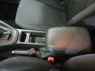 Ford Focus 1.0 EcoBoost 100pk picture 24