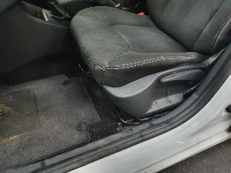 Renault Clio Mk4 0.9 TCe Expression picture 15