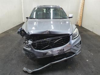 Volvo Xc-60 2.0 D4 FWD R-Design Momentum picture 2