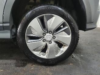 Hyundai Kona SX2 EV Premium 64kWh picture 10