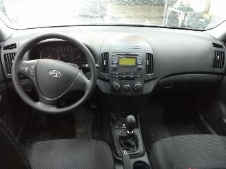 Hyundai I-30  picture 8