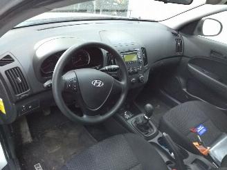 Hyundai I-30  picture 12