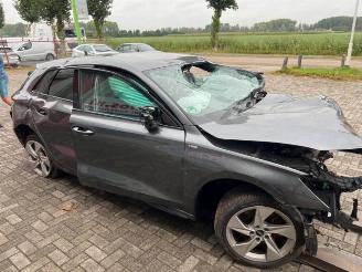 Vrakbiler auto Audi A3 A3 Sportback (8YA), Hatchback 5-drs, 2019 1.4 40 TFSIe 16V 2021/10