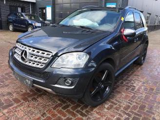 Vrakbiler auto Mercedes ML ML II (164/4JG), SUV, 2005 / 2011 4.0 ML-450 CDI 4-Matic V8 32V 2011/5