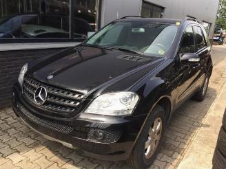 Vrakbiler auto Mercedes ML ML II (164/4JG), SUV, 2005 / 2011 3.0 ML-280 CDI 4-Matic V6 24V 2008/3