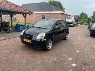Coche siniestrado Kia Picanto Picanto (BA), Hatchback, 2004 / 2011 1.0 12V 2005/10