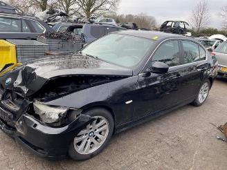 Vrakbiler auto BMW 3-serie 3 serie (E90), Sedan, 2005 / 2011 320i 16V 2009/0